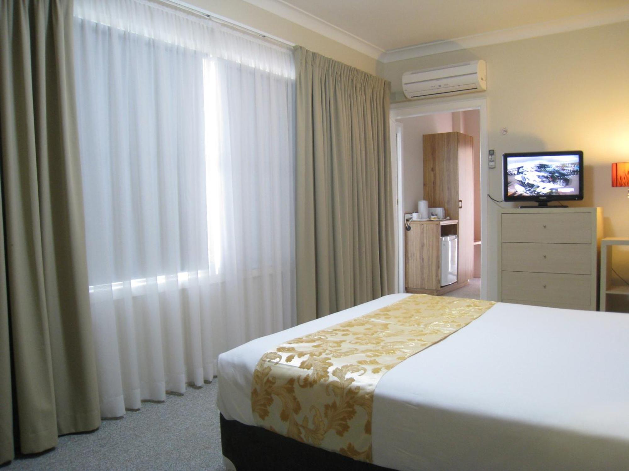 Country Motor Motel