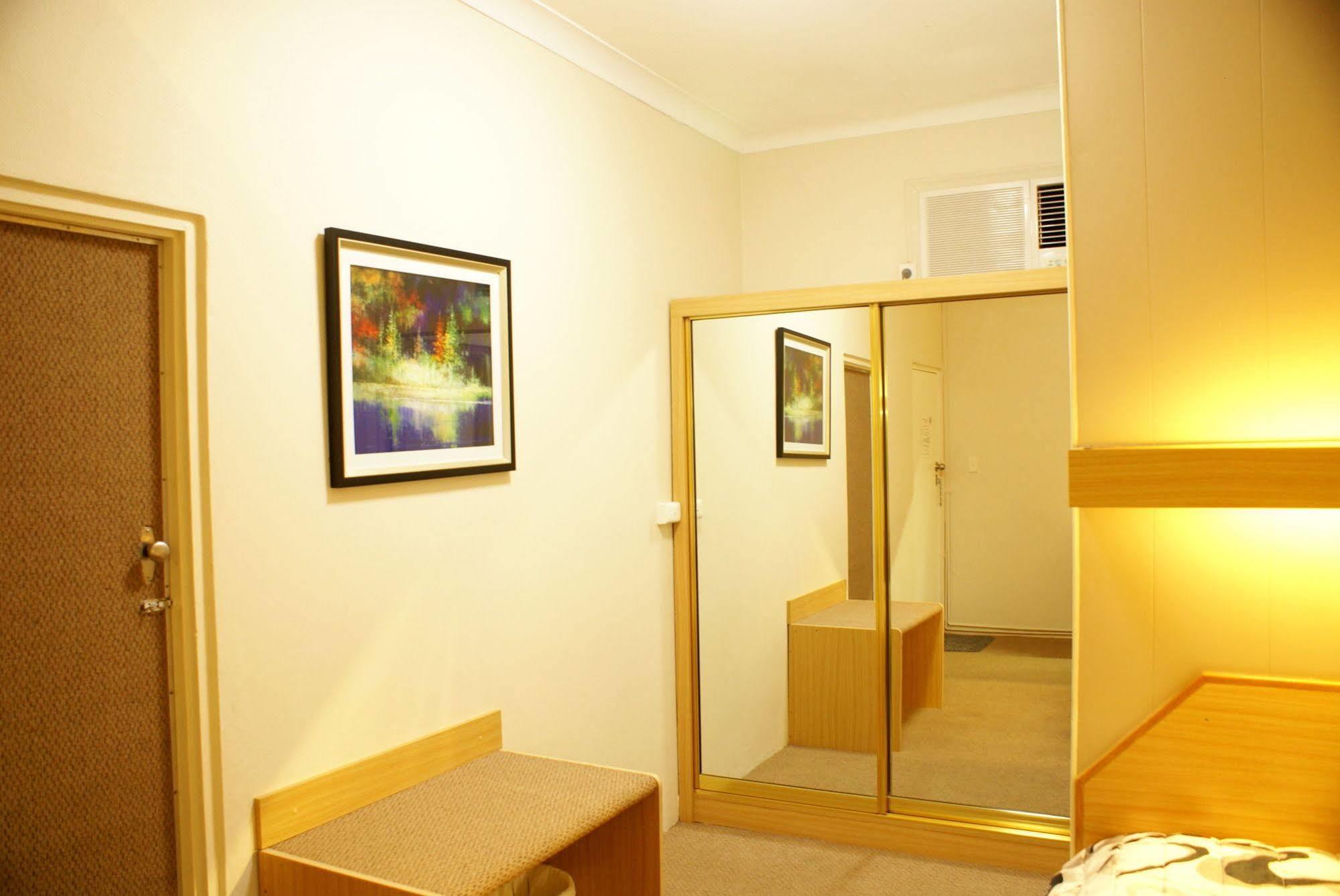 Country Motor 3* Bathurst