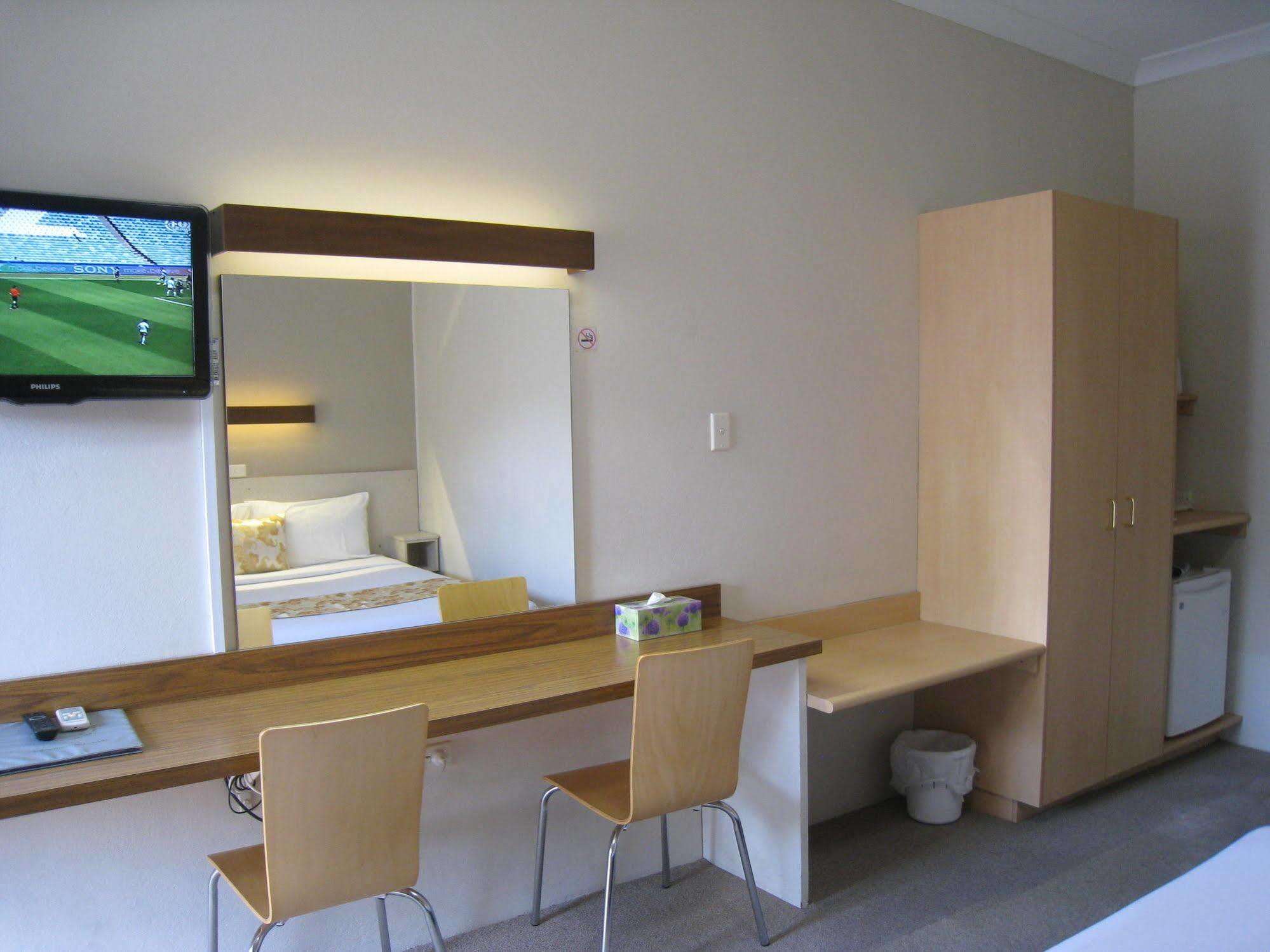 Country Motor Motel 3*
